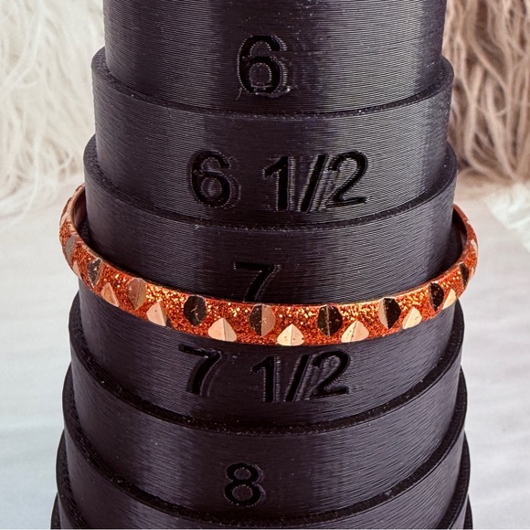 Beautiful set of 2 small bangle bracelets - Picture 8 of 9